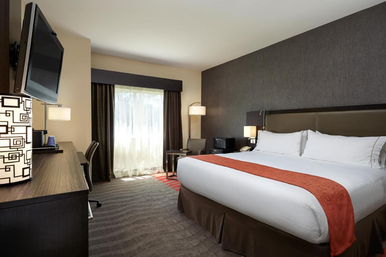 Holiday Inn Express & Suites Naples Downtown - 5Th Avenue By Ihg Bagian luar foto