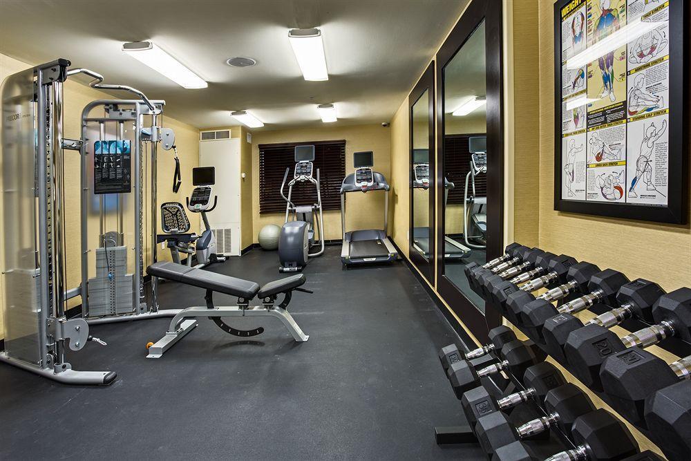 Holiday Inn Express & Suites Naples Downtown - 5Th Avenue By Ihg Bagian luar foto