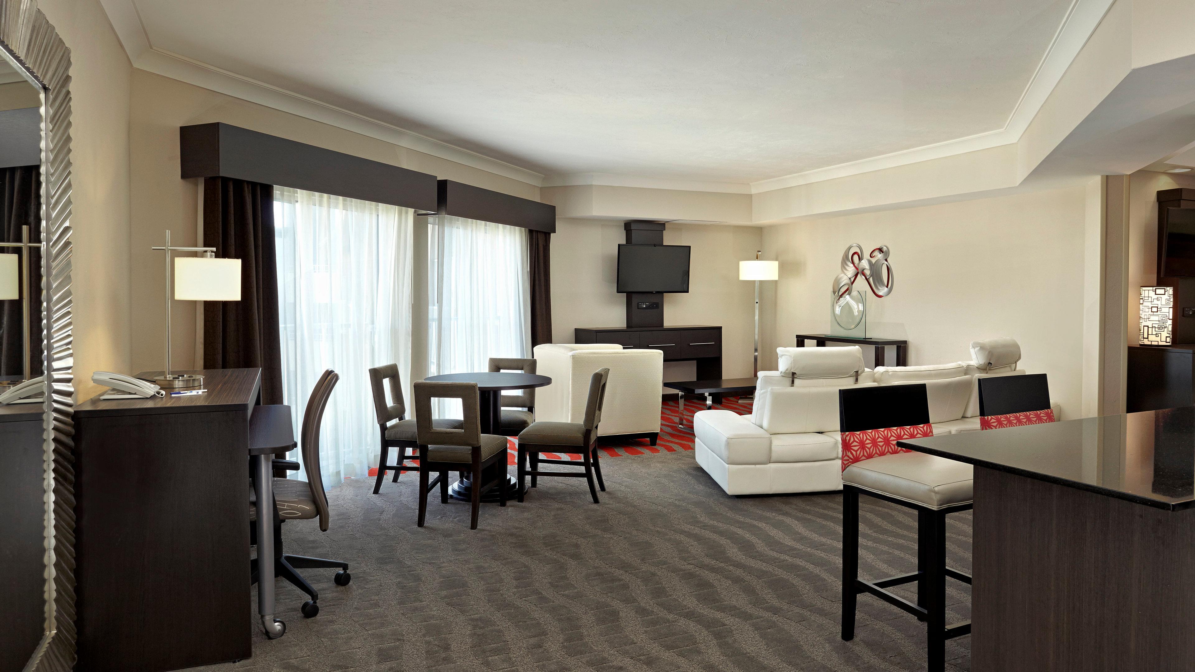 Holiday Inn Express & Suites Naples Downtown - 5Th Avenue By Ihg Bagian luar foto