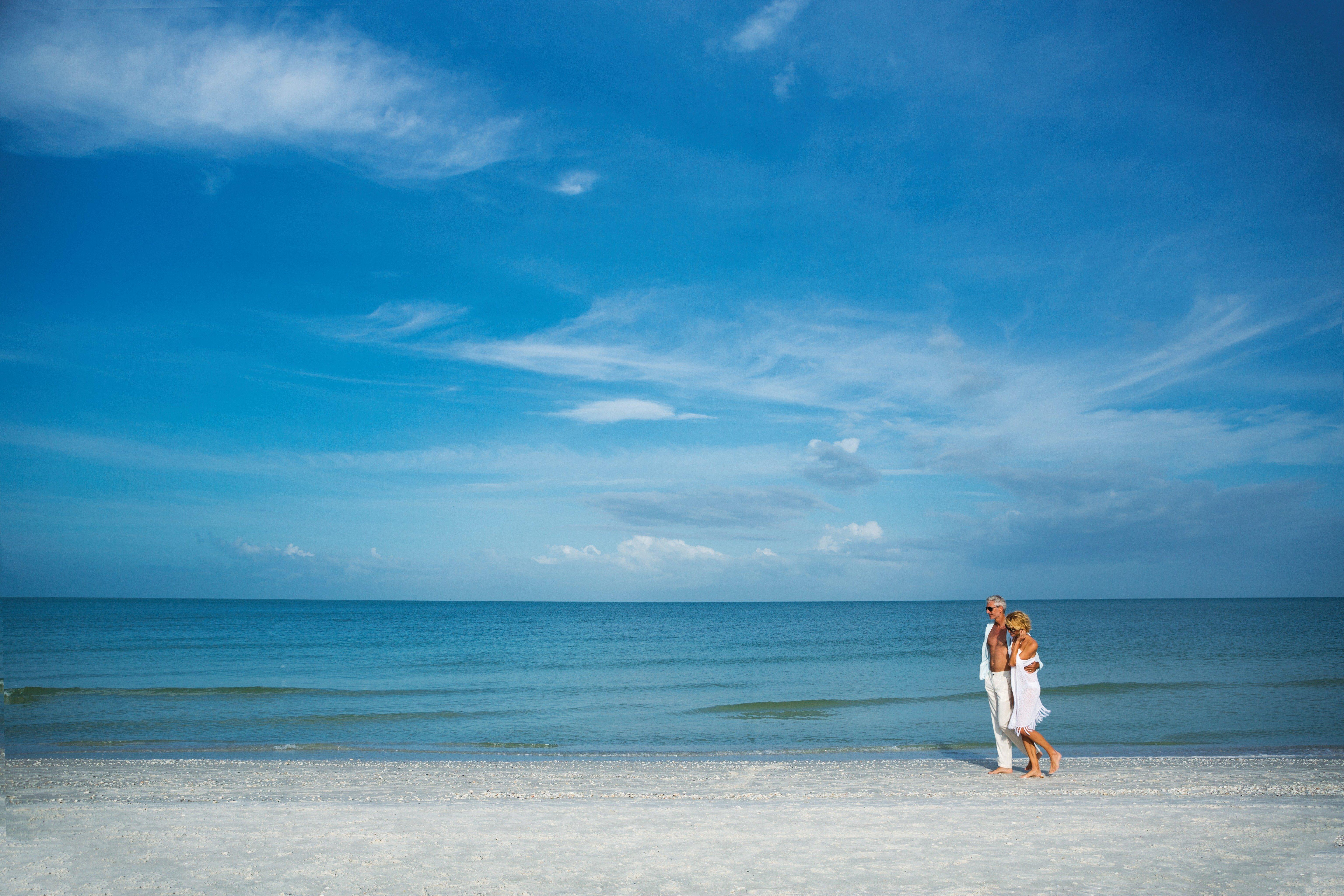 Holiday Inn Express & Suites Naples Downtown - 5Th Avenue By Ihg Bagian luar foto