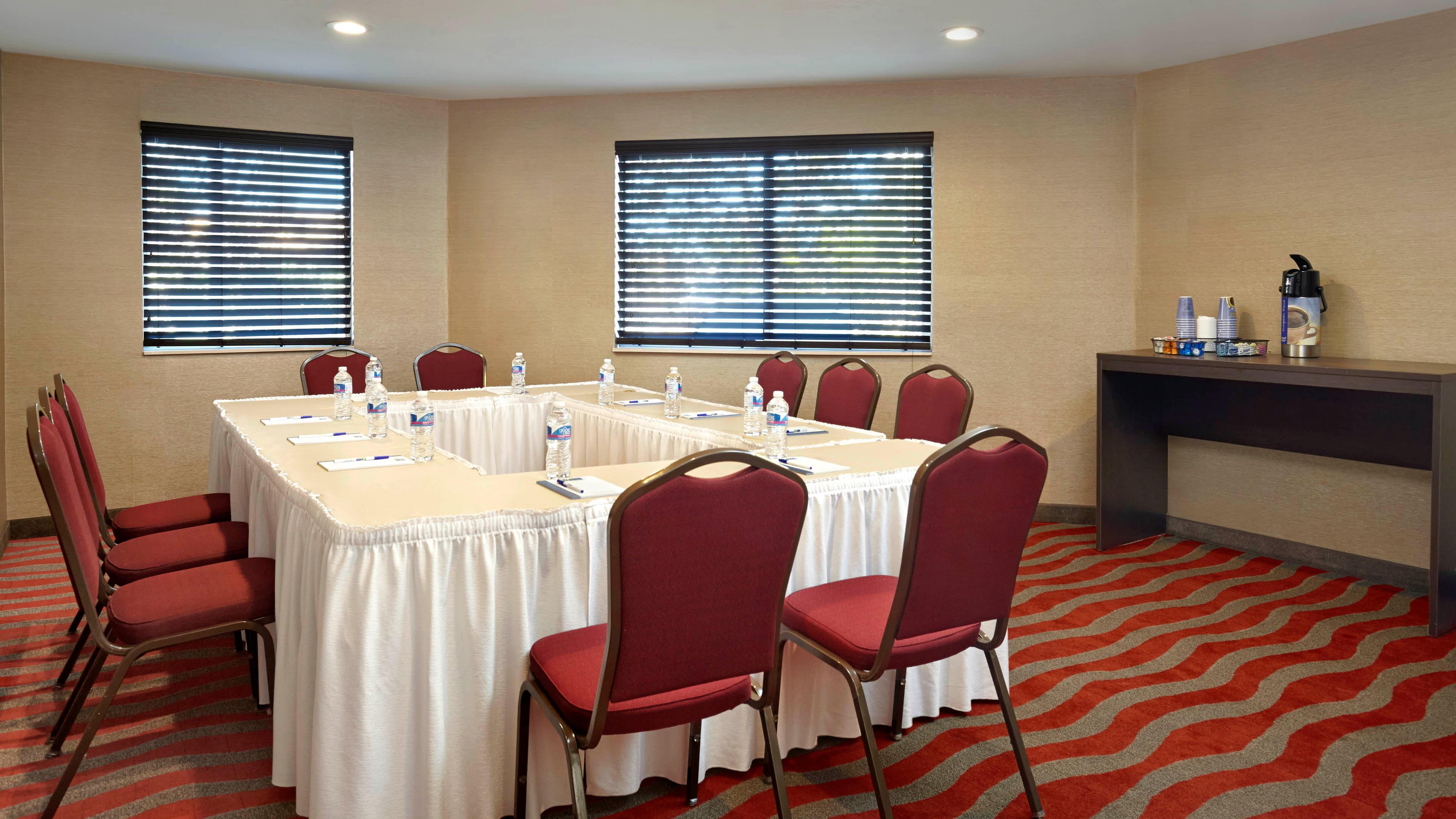 Holiday Inn Express & Suites Naples Downtown - 5Th Avenue By Ihg Bagian luar foto